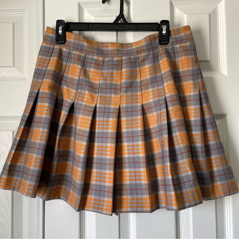 Love Tree women’s size L Plaid Pleated Orange Gray Mini Skirt.